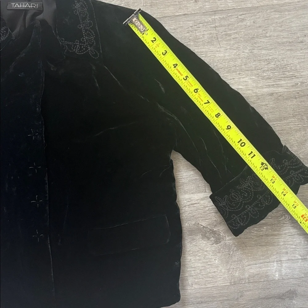 TAHARI Black Velvet Blazer Sz S/M(Estimated)